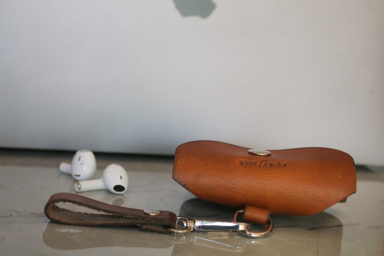 Earnest earbuds cover