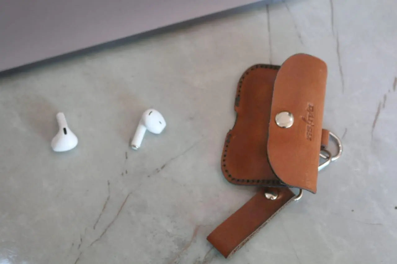Earnest earbuds cover