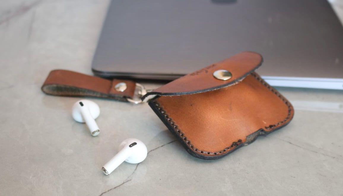 Earnest earbuds cover