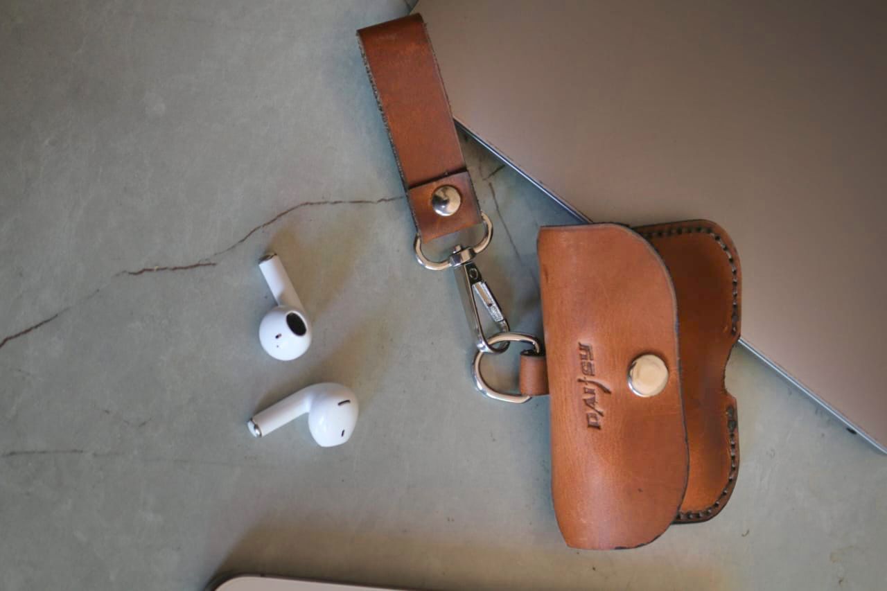 Earnest earbuds cover