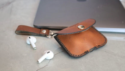 Earnest earbuds cover